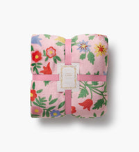 Tracy & Co Fleece Blanket - Rosette