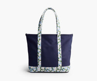 Tracy & Co Canvas Carry All - Hydrangea